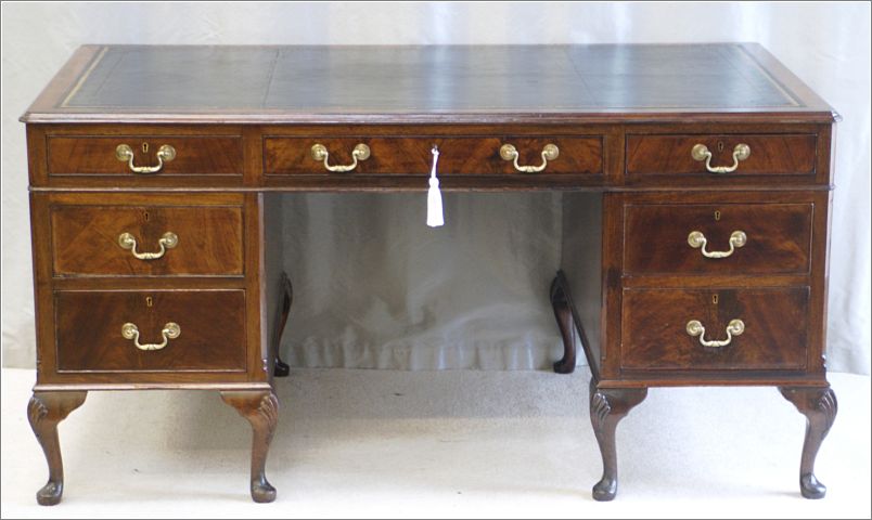 2051 Antique Mahogany Pedestal Desk Chippendale Style (1)